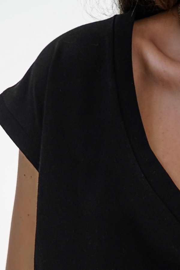 T-shirt V-NECK czarny 2